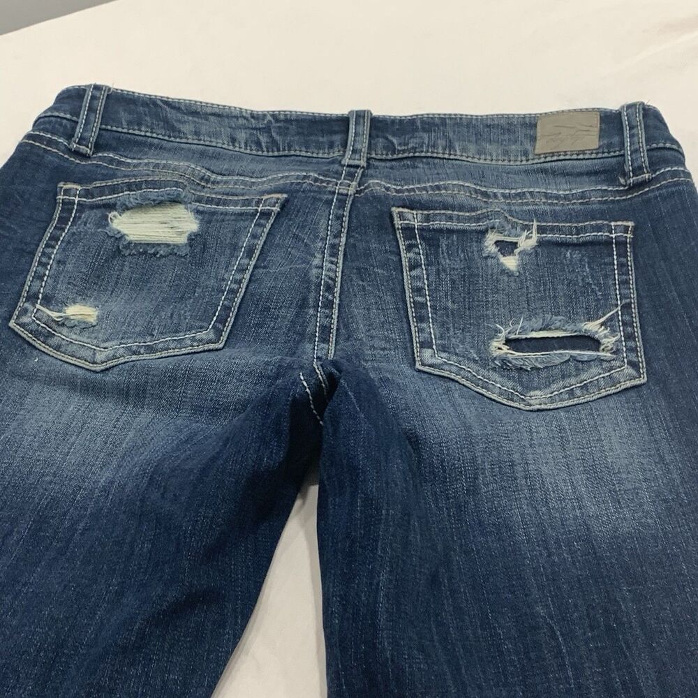 Daytrip Virgo Straight Fit Women’s 30R Med Wash Flat Pocket Stretch Distressed - Picture 8 of 16